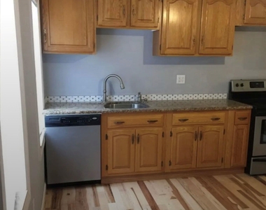 147 N State - Photo Thumbnail 5