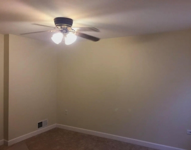 147 N State - Photo Thumbnail 10