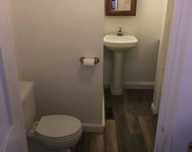147 N State - Photo Thumbnail 12