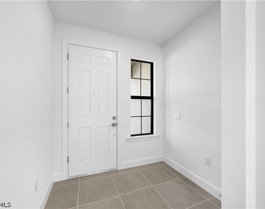 19218 Hinkley Drive - Photo Thumbnail 6