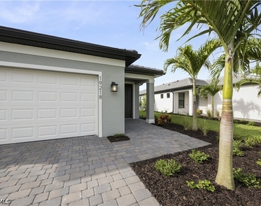 19218 Hinkley Drive - Photo Thumbnail 3