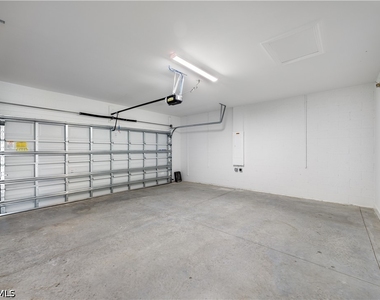 19218 Hinkley Drive - Photo Thumbnail 35