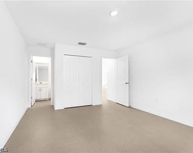 17158 Pompeii Way - Photo Thumbnail 21