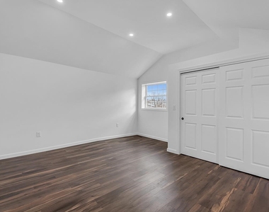 297 Elm - Photo Thumbnail 13