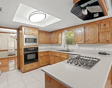 12903 Wincrest Court - Photo Thumbnail 8