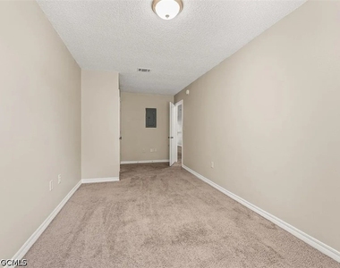 646 Virginia Oak Ct Court - Photo Thumbnail 6