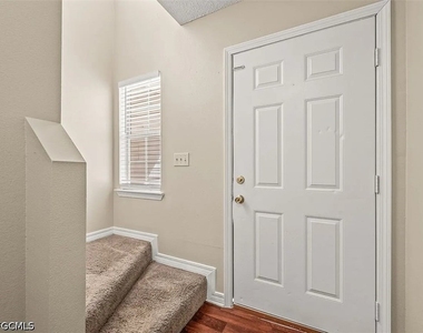 646 Virginia Oak Ct Court - Photo Thumbnail 3
