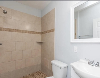 1539 Union St - Photo Thumbnail 9