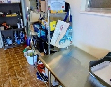 711 Ne 6th Pl - Photo Thumbnail 2
