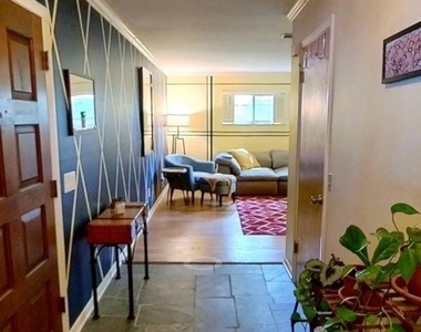 711 Ne 6th Pl - Photo Thumbnail 4