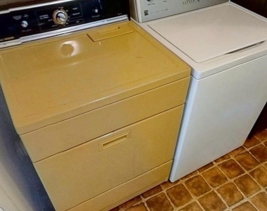 711 Ne 6th Pl - Photo Thumbnail 1