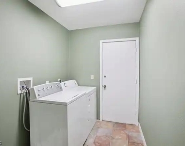 14107 Briarthorn Drive N - Photo Thumbnail 4