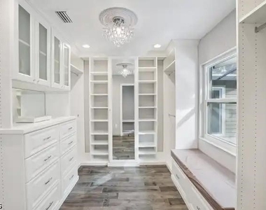 14107 Briarthorn Drive N - Photo Thumbnail 6