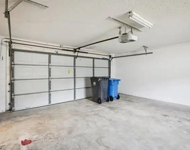14107 Briarthorn Drive N - Photo Thumbnail 7