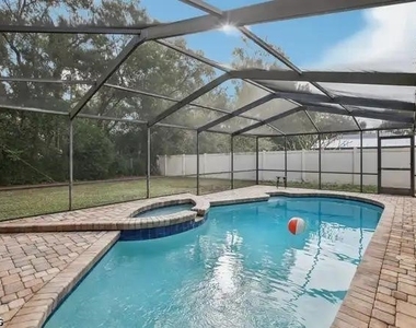 14107 Briarthorn Drive N - Photo Thumbnail 8