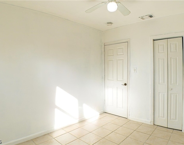 3042 Douglas Avenue - Photo Thumbnail 4