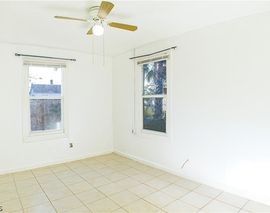 3042 Douglas Avenue - Photo Thumbnail 6