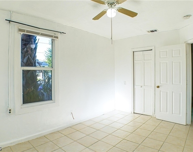 3042 Douglas Avenue - Photo Thumbnail 7