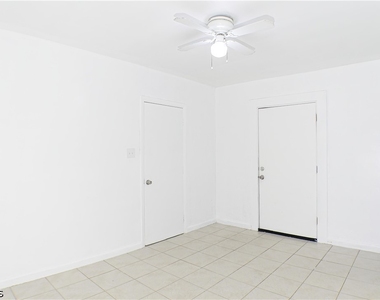 3042 Douglas Avenue - Photo Thumbnail 1