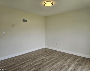 864 Courtington Lane - Photo Thumbnail 19