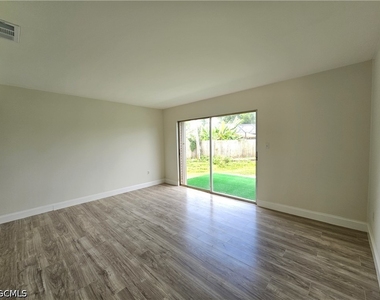 864 Courtington Lane - Photo Thumbnail 10