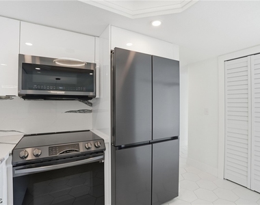 2885 Palm Beach Boulevard - Photo Thumbnail 2