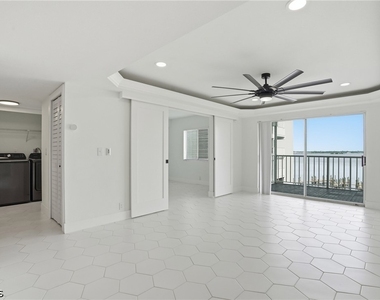 2885 Palm Beach Boulevard - Photo Thumbnail 3