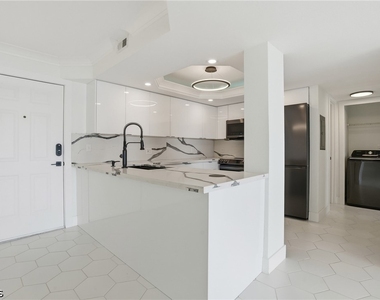 2885 Palm Beach Boulevard - Photo Thumbnail 5