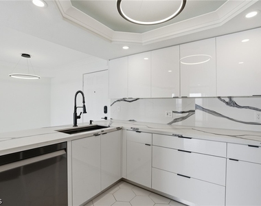 2885 Palm Beach Boulevard - Photo Thumbnail 1