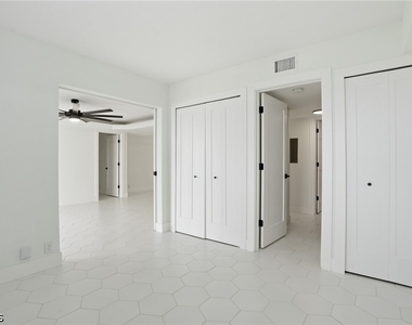 2885 Palm Beach Boulevard - Photo Thumbnail 12