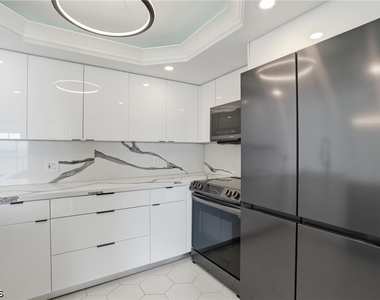 2885 Palm Beach Boulevard - Photo Thumbnail 4