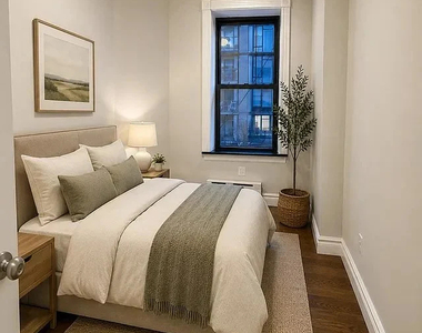 345 West 53rd Street - Photo Thumbnail 2