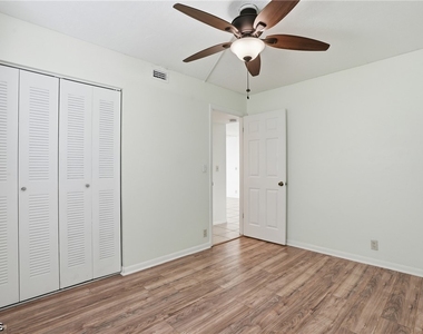 2885 Palm Beach Boulevard - Photo Thumbnail 13