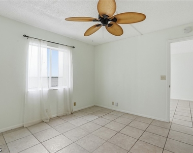 2885 Palm Beach Boulevard - Photo Thumbnail 9
