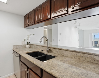 2885 Palm Beach Boulevard - Photo Thumbnail 5