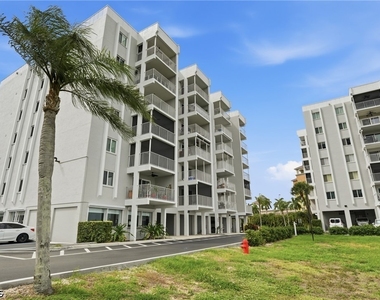 2885 Palm Beach Boulevard - Photo Thumbnail 19