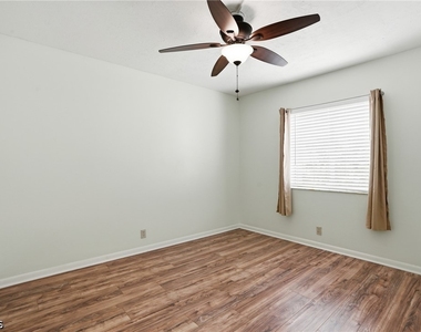 2885 Palm Beach Boulevard - Photo Thumbnail 12