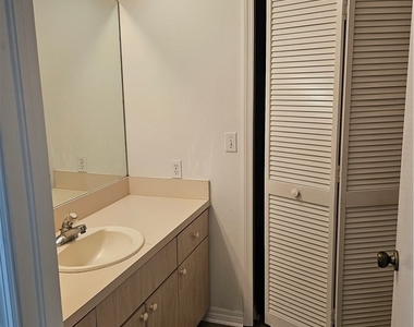 5337 Glenlivet Road - Photo Thumbnail 4