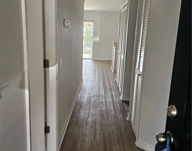 5337 Glenlivet Road - Photo Thumbnail 2