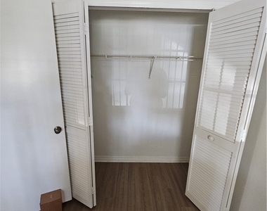 5337 Glenlivet Road - Photo Thumbnail 8
