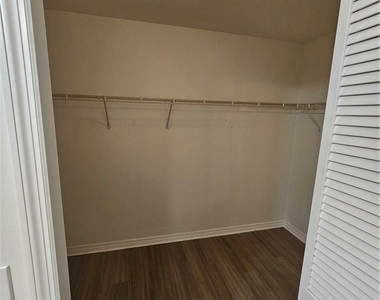 5337 Glenlivet Road - Photo Thumbnail 6