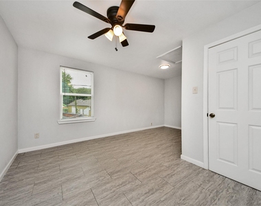 814 Broadway Street - Photo Thumbnail 16
