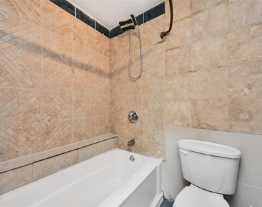 814 Broadway Street - Photo Thumbnail 14