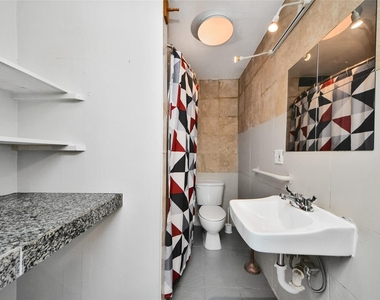 814 Broadway Street - Photo Thumbnail 13