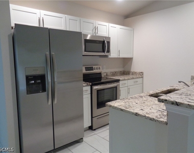 3816 Sw 15th Place - Photo Thumbnail 8