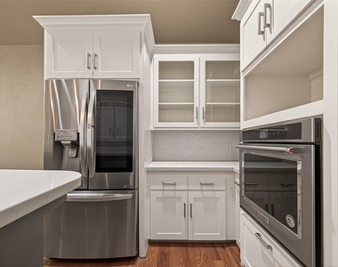 224 N Stiles Street - Photo Thumbnail 12