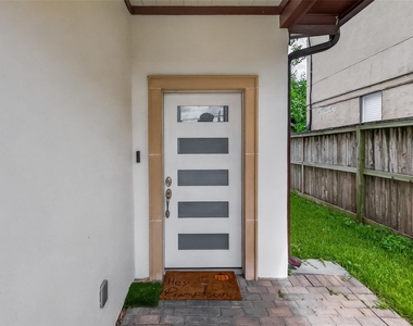 224 N Stiles Street - Photo Thumbnail 3