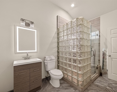 224 N Stiles Street - Photo Thumbnail 18