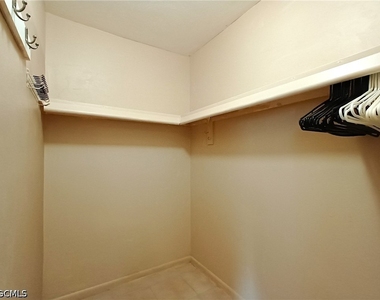 1326 Se 23rd Terrace - Photo Thumbnail 10