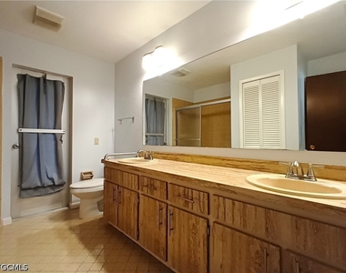 1326 Se 23rd Terrace - Photo Thumbnail 12